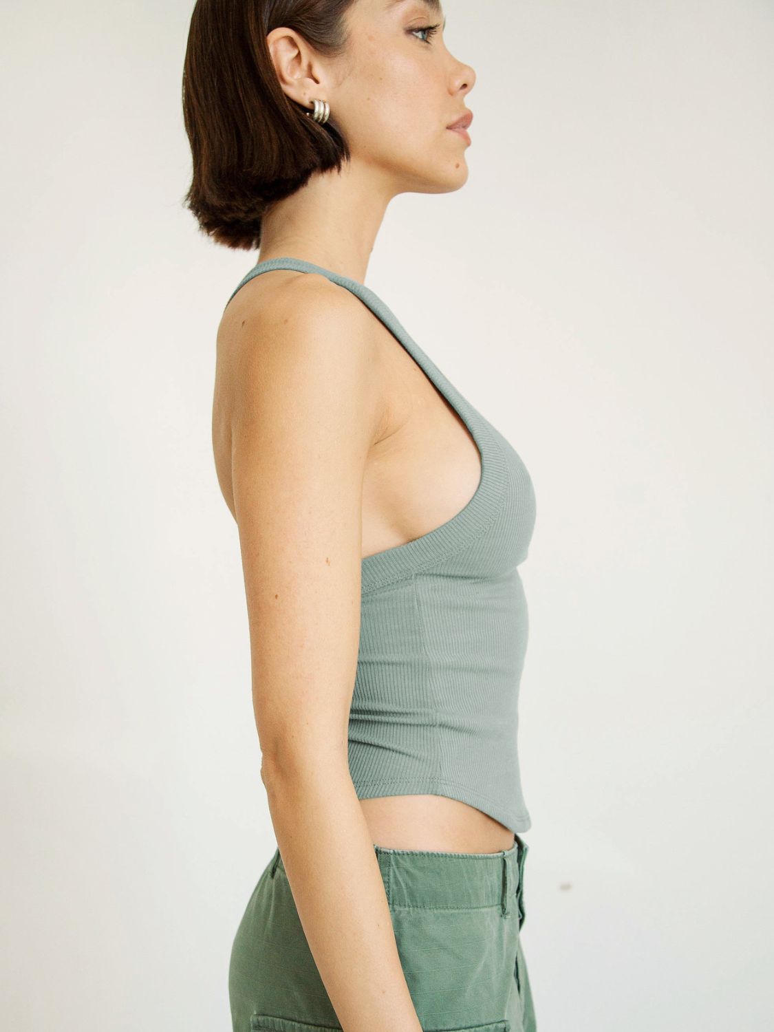 Villa Blvd Halter Neck Ribbed Cropped Top